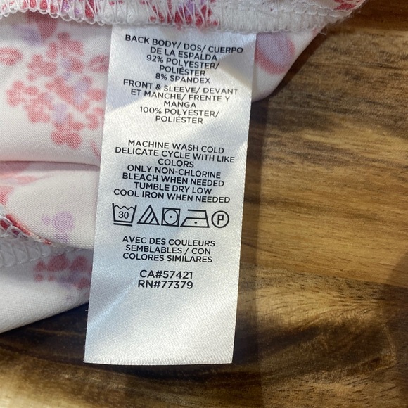 Ann Taylor Red and White Floral Blouse BEAUTIFUL 😍 - Picture 5 of 5